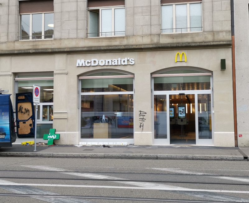 Die neue McDonald's-Filiale am Bahnhof ist zum Heulen - Prime News