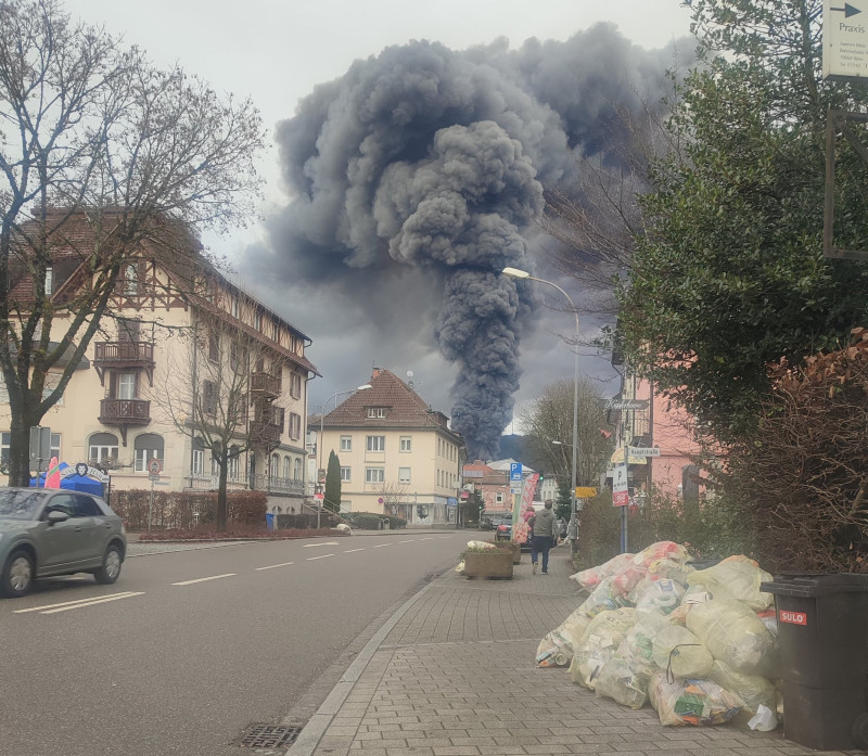 Grossbrand in Wehr (DE): Rauchsäule bis ins Fricktal sichtbar - Prime News